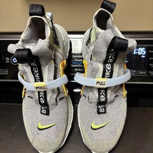 Nike Space Hippie 03 Sneakers